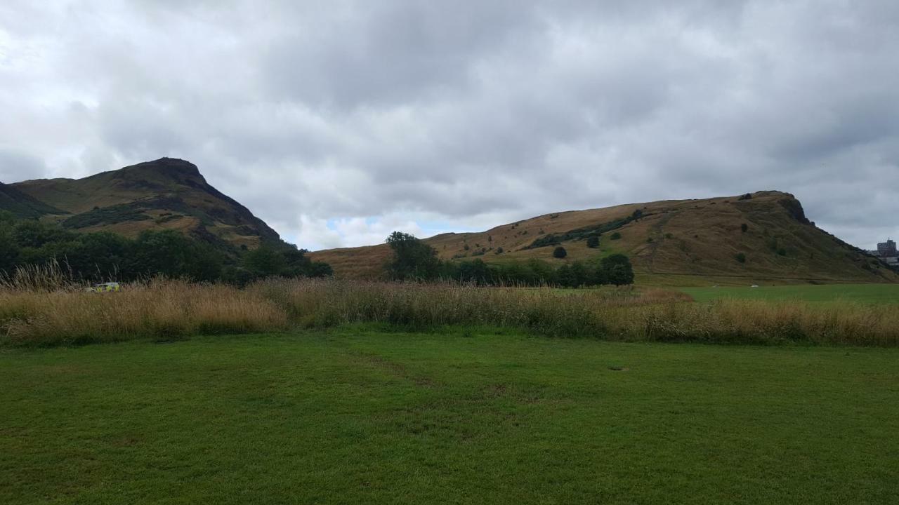 Holyrood Park Apartment Edinburgh Eksteriør billede