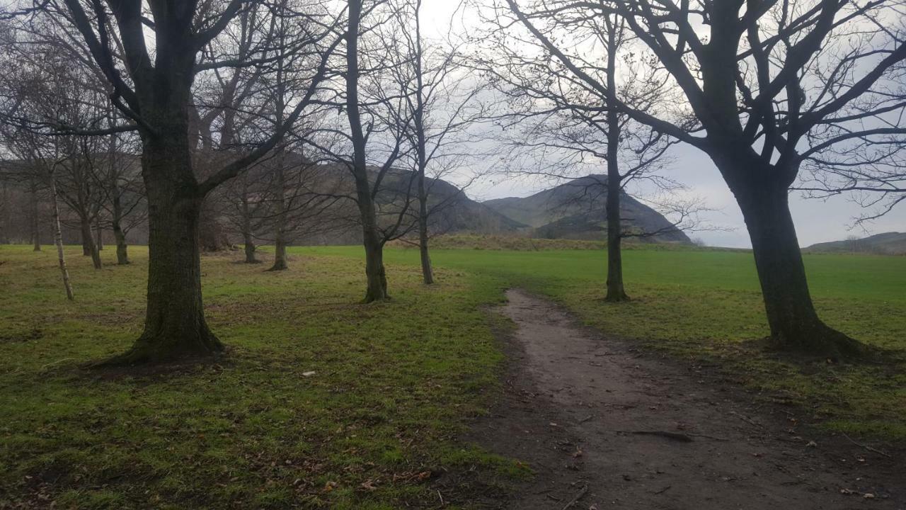 Holyrood Park Apartment Edinburgh Eksteriør billede